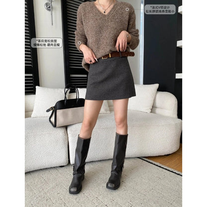 Soft Knit Sweater with Floral Pattern, V-Neck, Loose Fit Comfortable and Skin-Friendly French StyleGentle