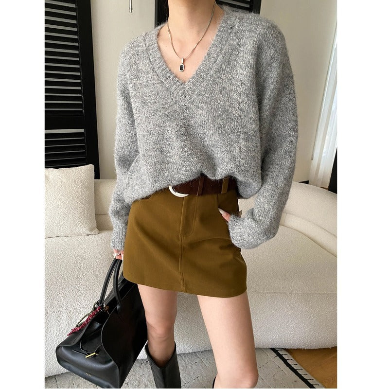 Soft Knit Sweater with Floral Pattern, V-Neck, Loose Fit Comfortable and Skin-Friendly French StyleGentle